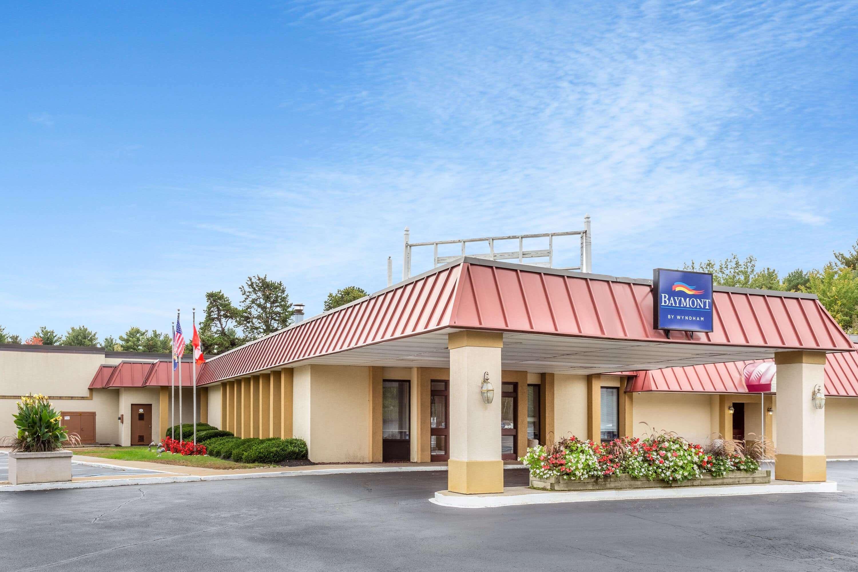 Baymont By Wyndham Queensbury/Lake George Exterior foto